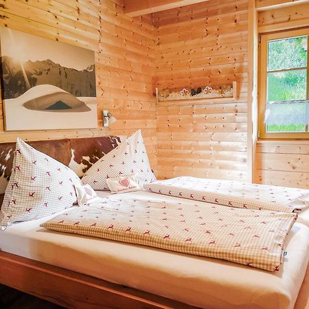 Damuelser Holzhus Apartment ภายนอก รูปภาพ