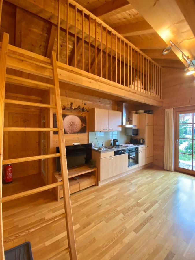 Damuelser Holzhus Apartment ภายนอก รูปภาพ