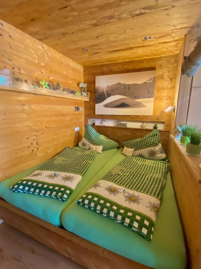 Damuelser Holzhus Apartment ภายนอก รูปภาพ