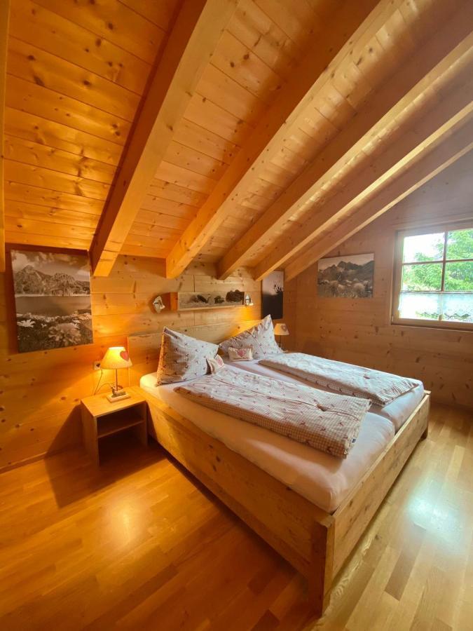 Damuelser Holzhus Apartment ภายนอก รูปภาพ