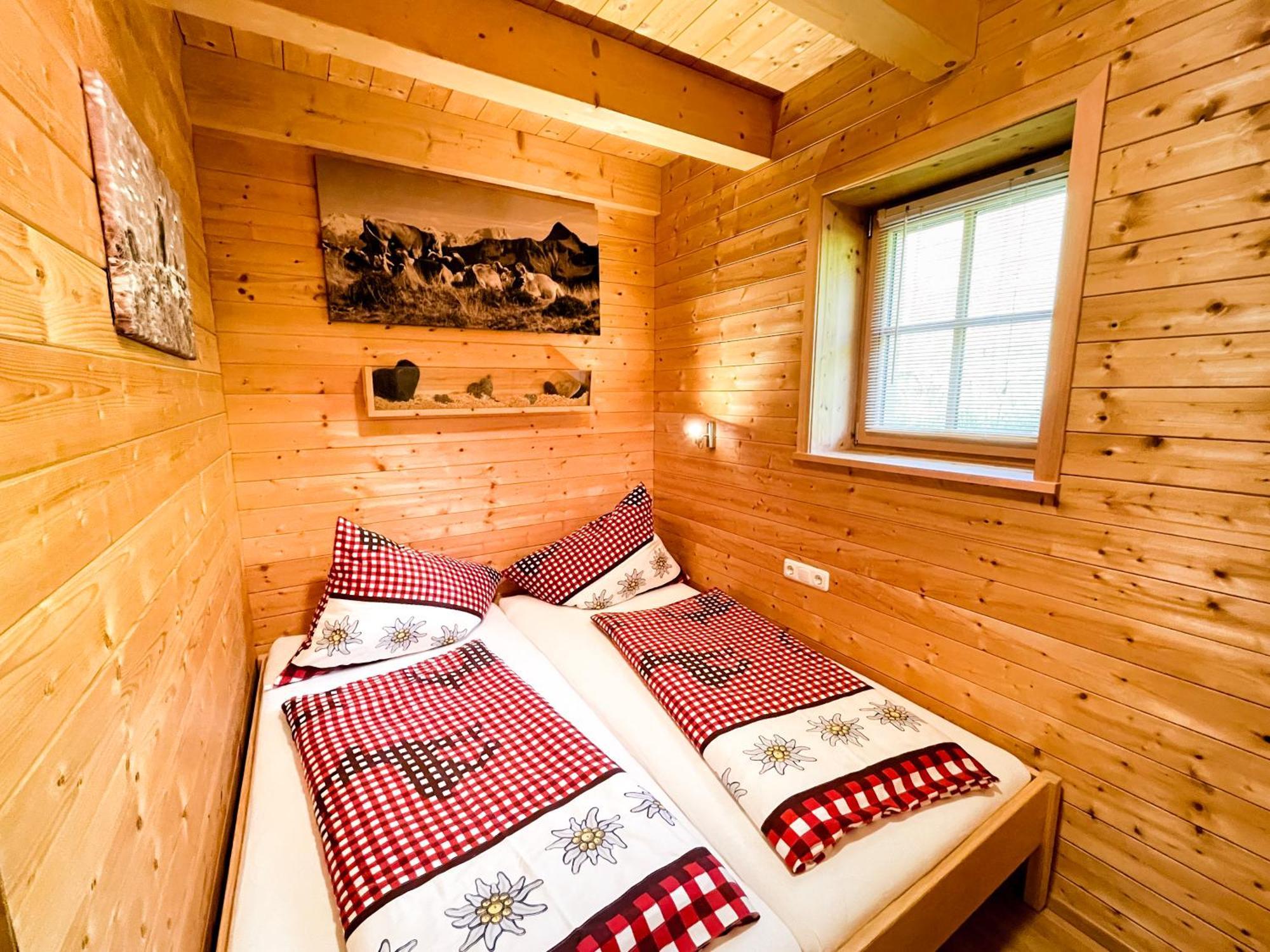 Damuelser Holzhus Apartment ภายนอก รูปภาพ